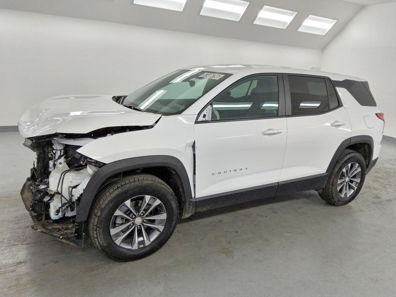 Salvage Chevrolet Equinox Image