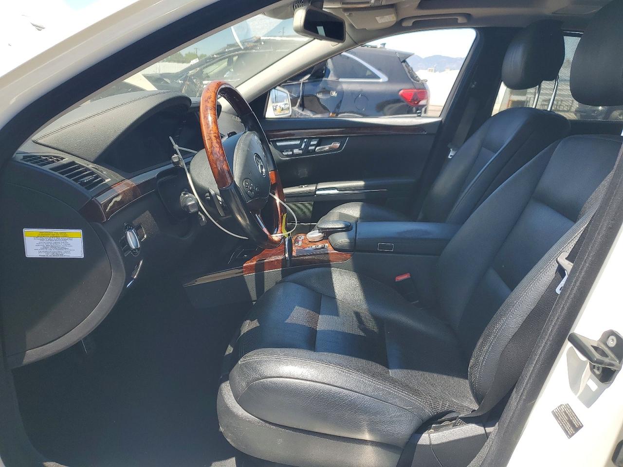 Mercedes-Benz S-Class 550