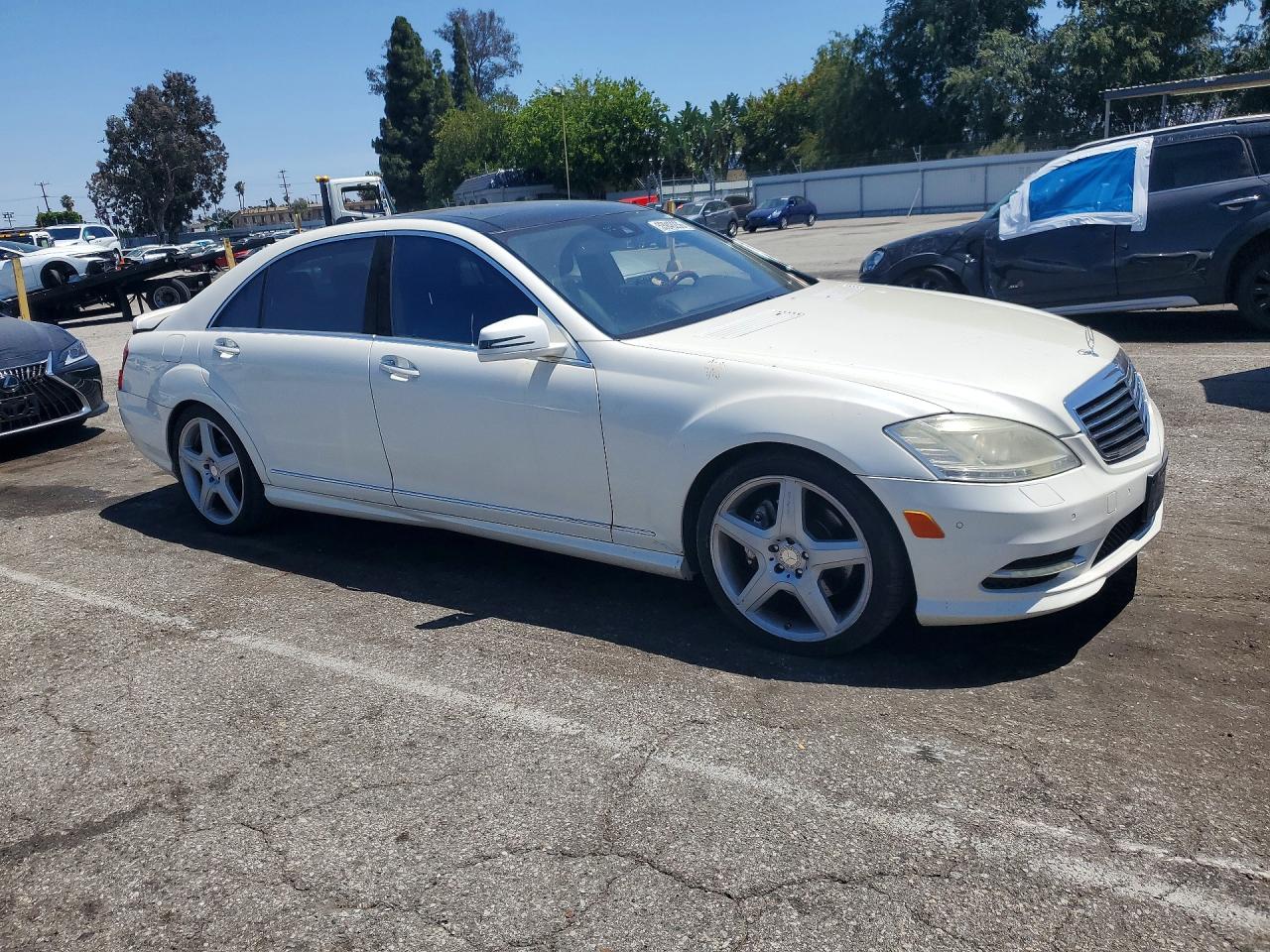 Mercedes-Benz S-Class 550