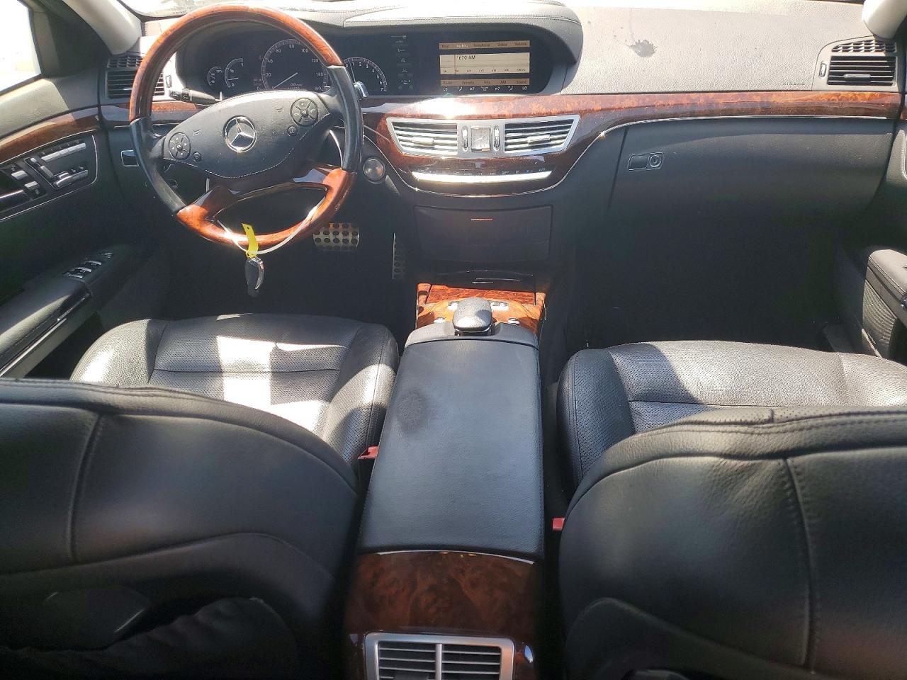 Mercedes-Benz S-Class 550