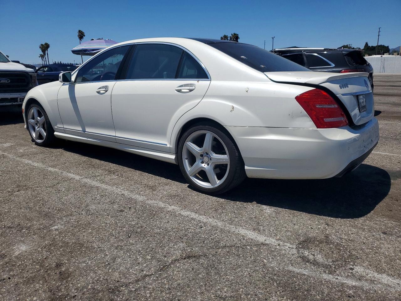 Mercedes-Benz S-Class 550