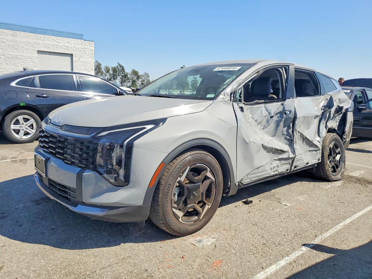 Salvage Kia Sportage Image