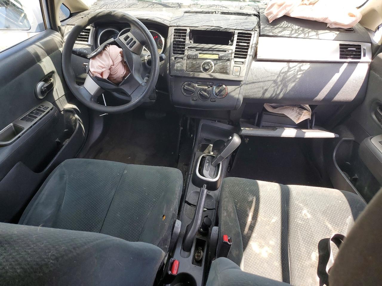 Nissan Versa 1.8 S