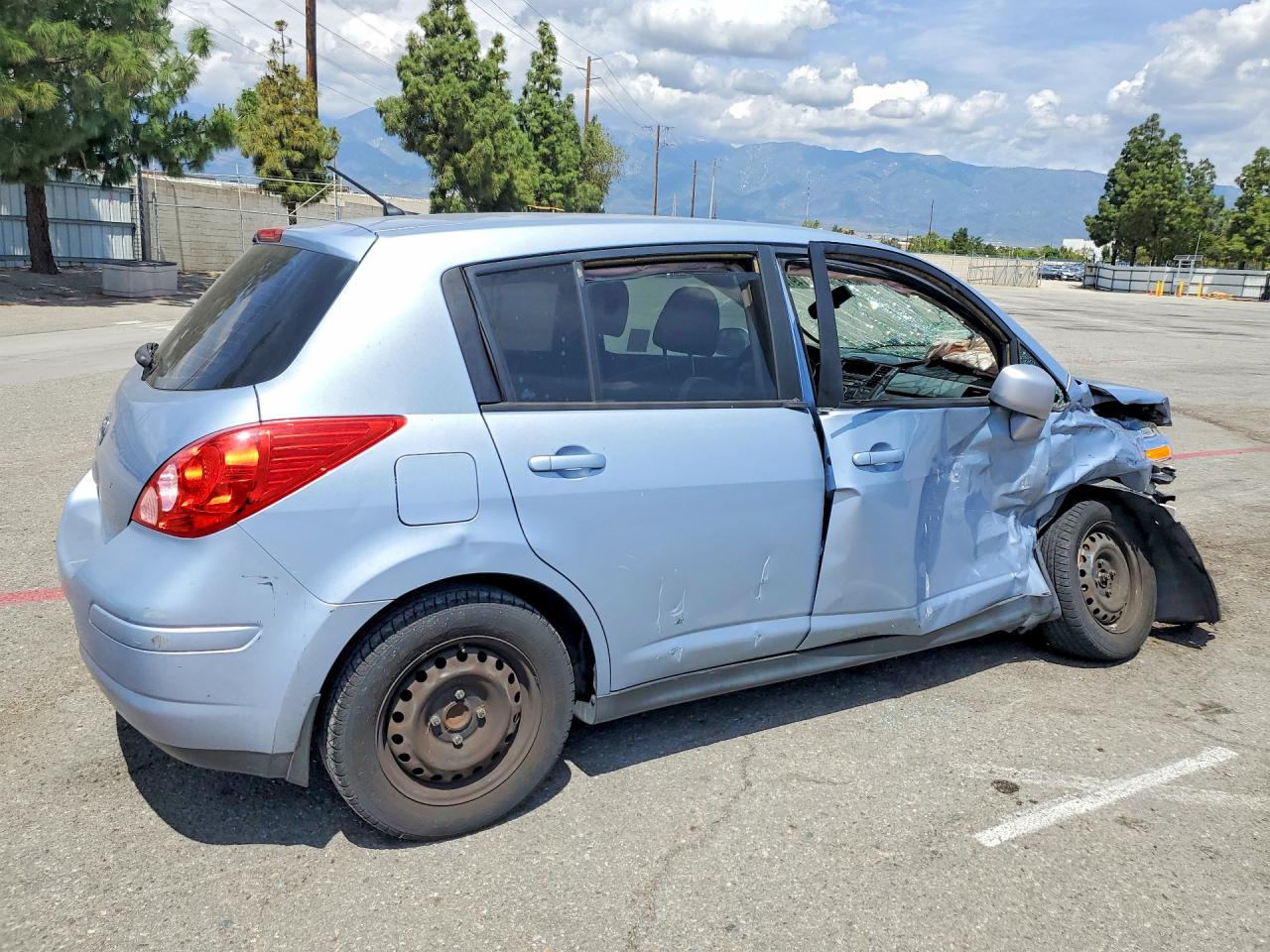 Nissan Versa 1.8 S