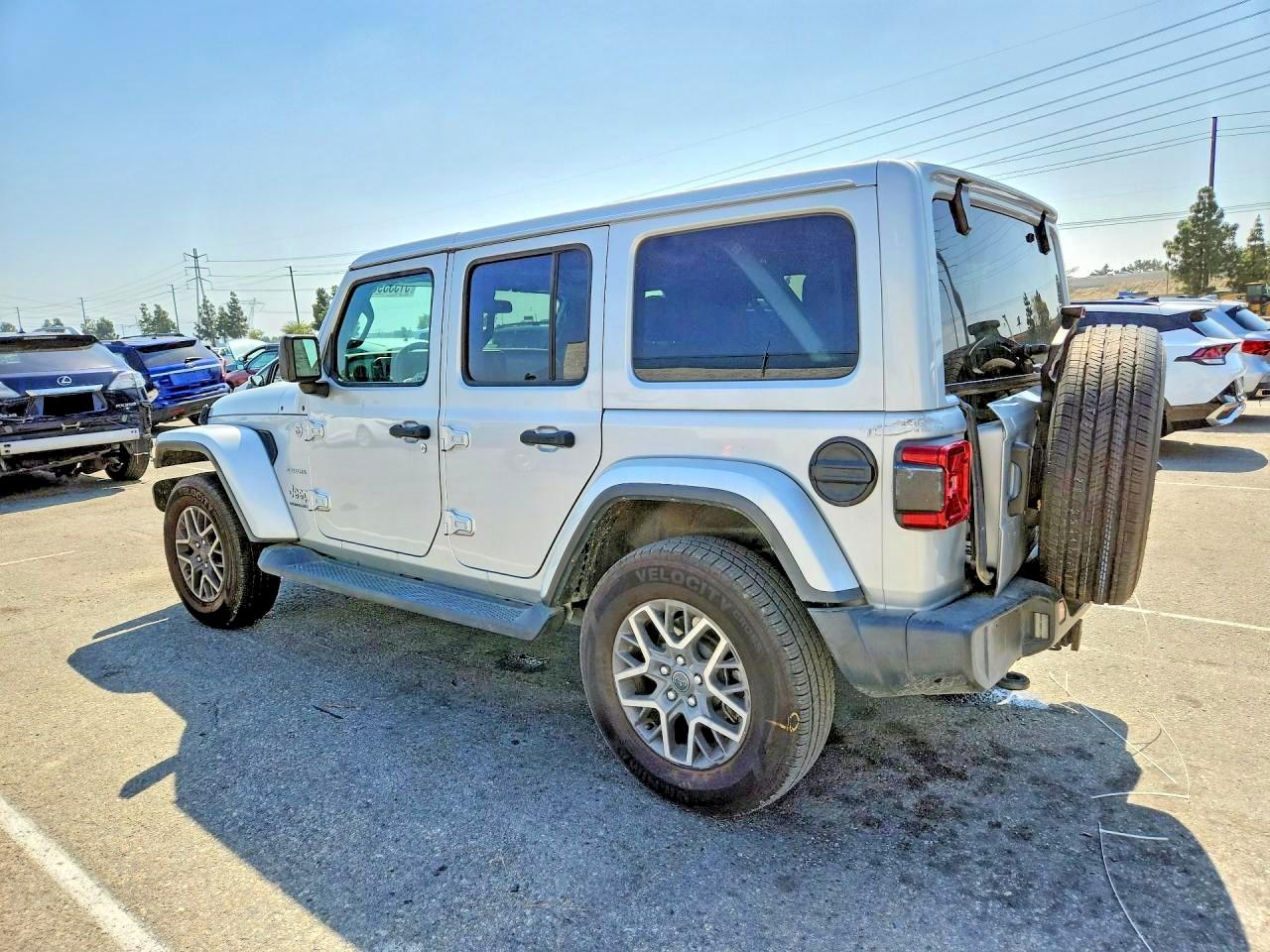 Jeep Wrangler Sahara