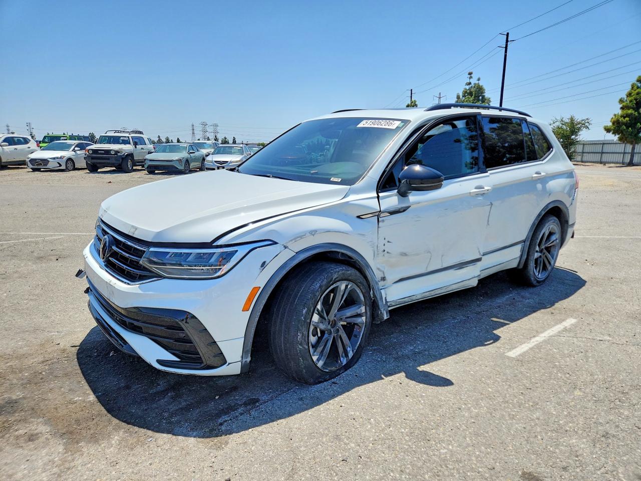 Salvage Volkswagen Tiguan Image