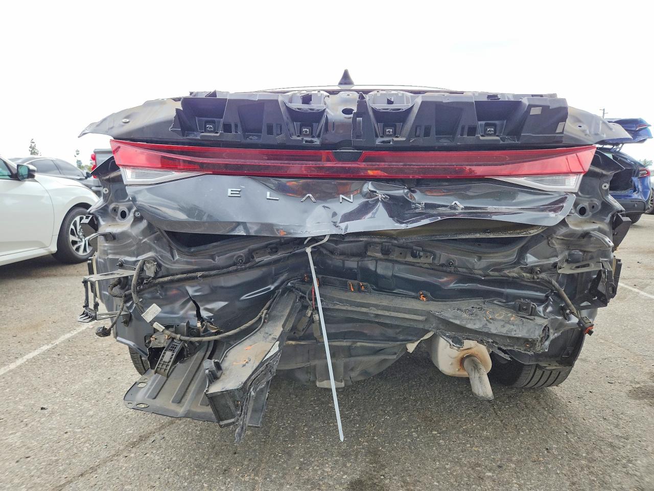 Hyundai ELANTRA Sel
