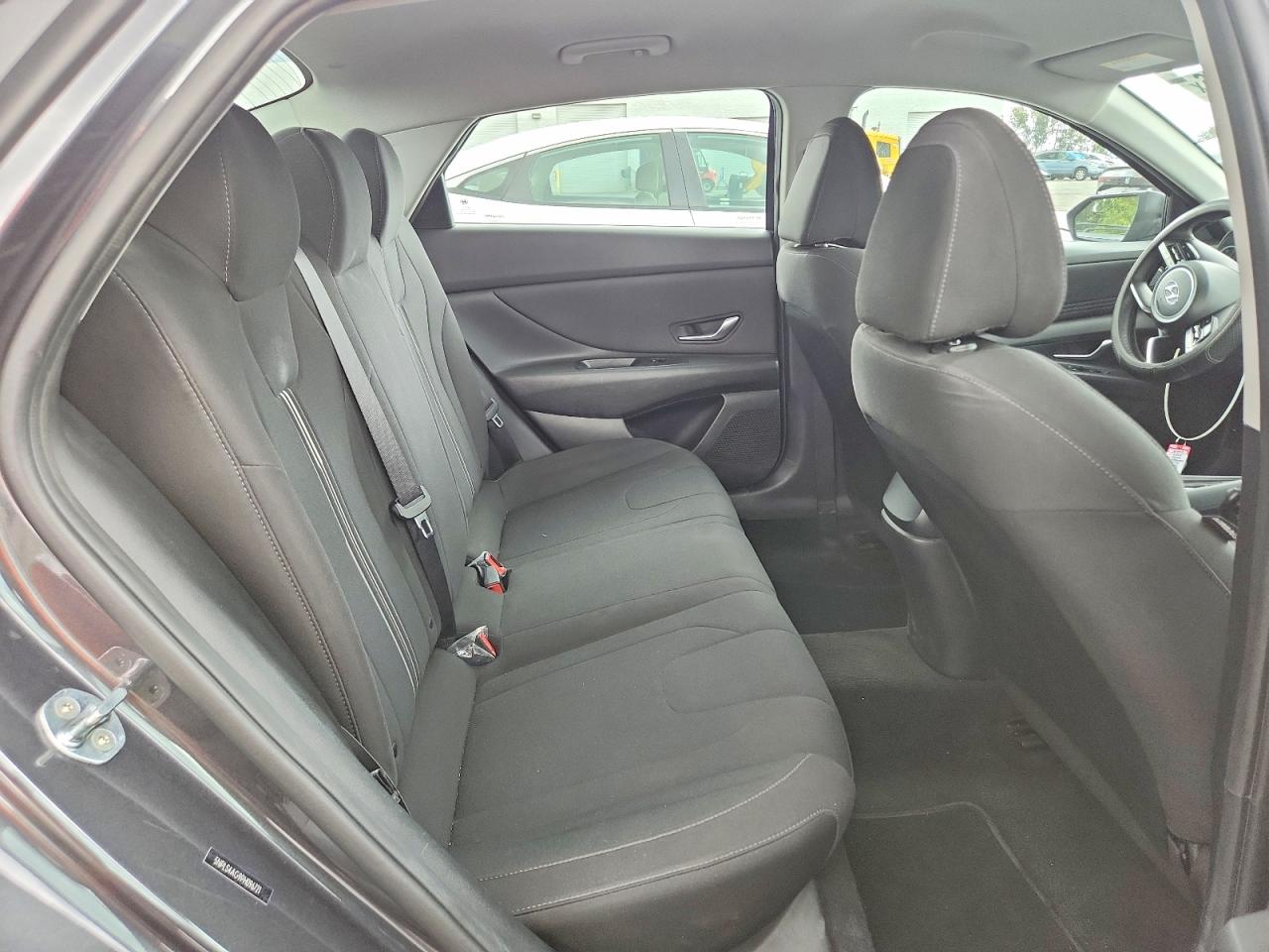 Hyundai ELANTRA Sel