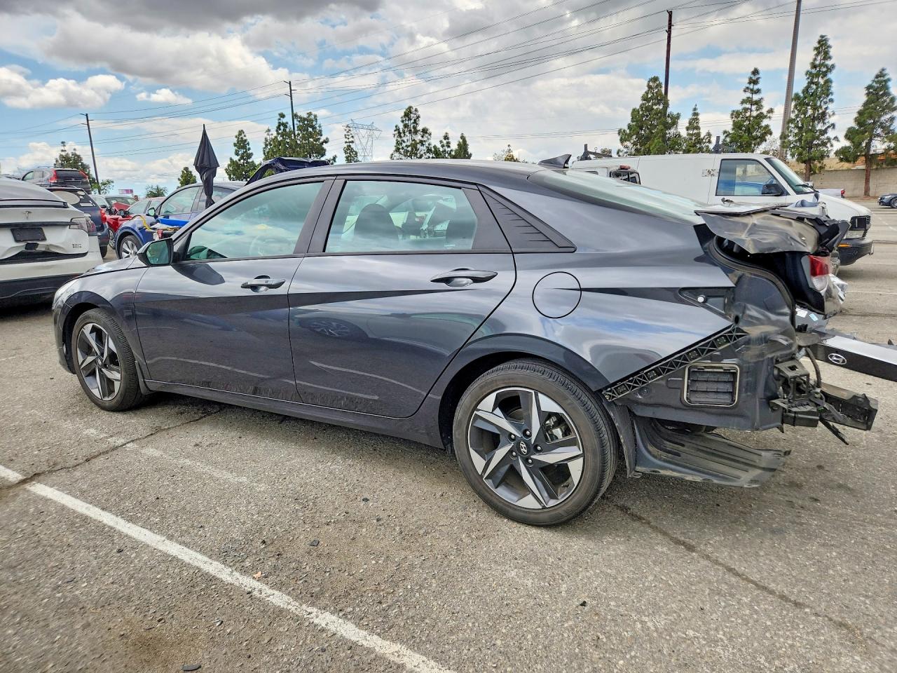 Hyundai ELANTRA Sel