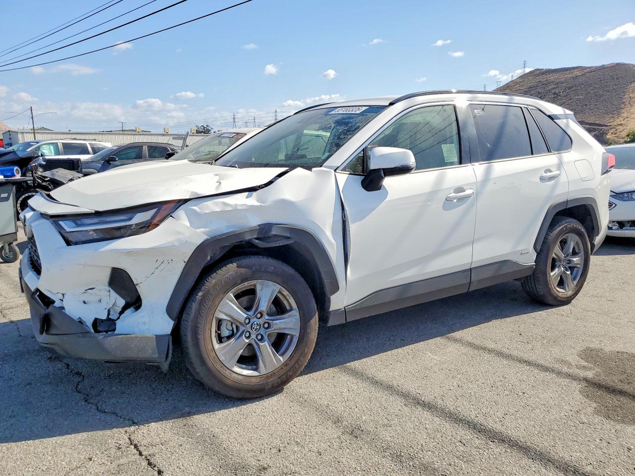 Salvage Toyota RAV4 Image