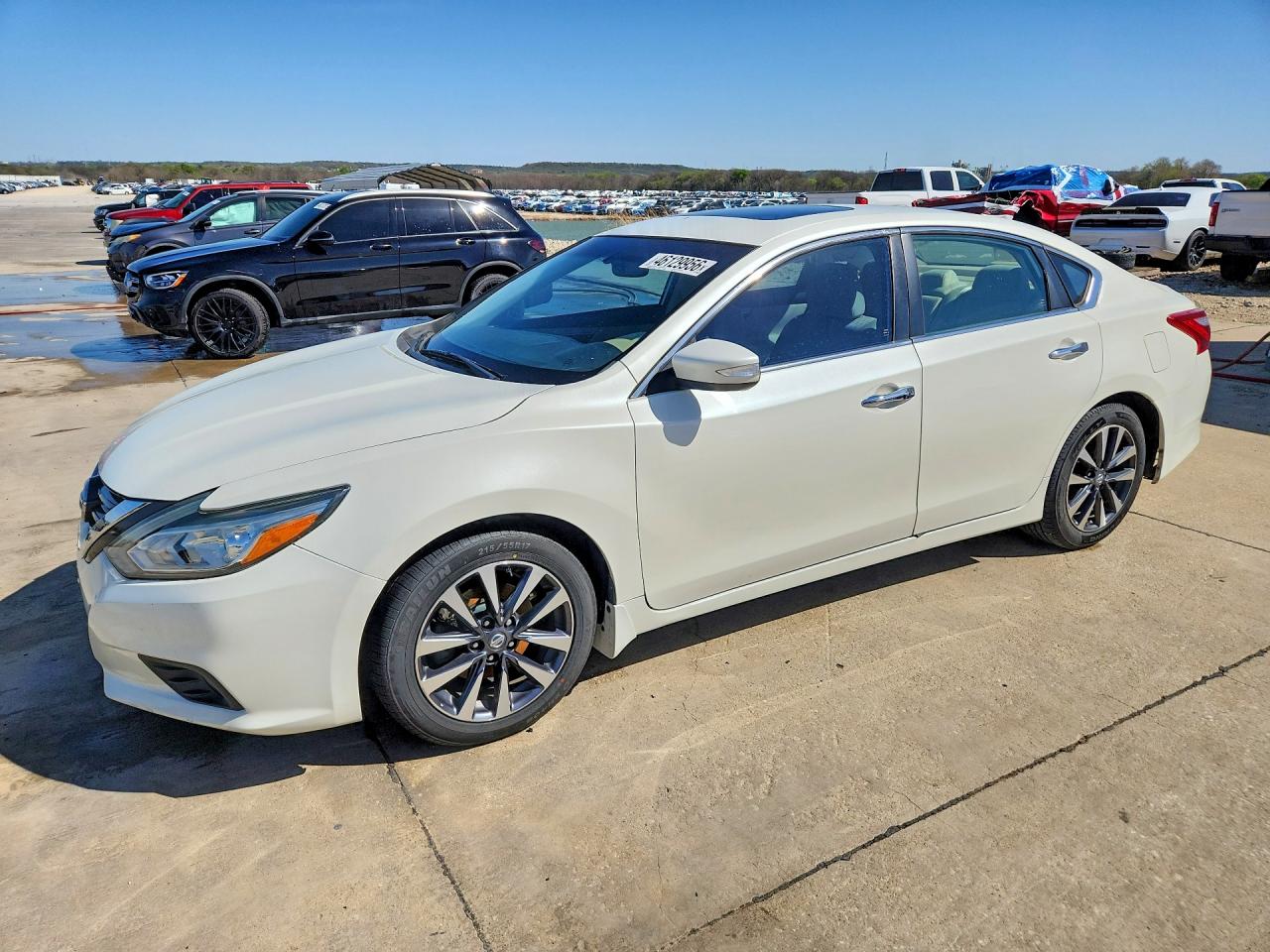 Salvage Nissan Altima Image