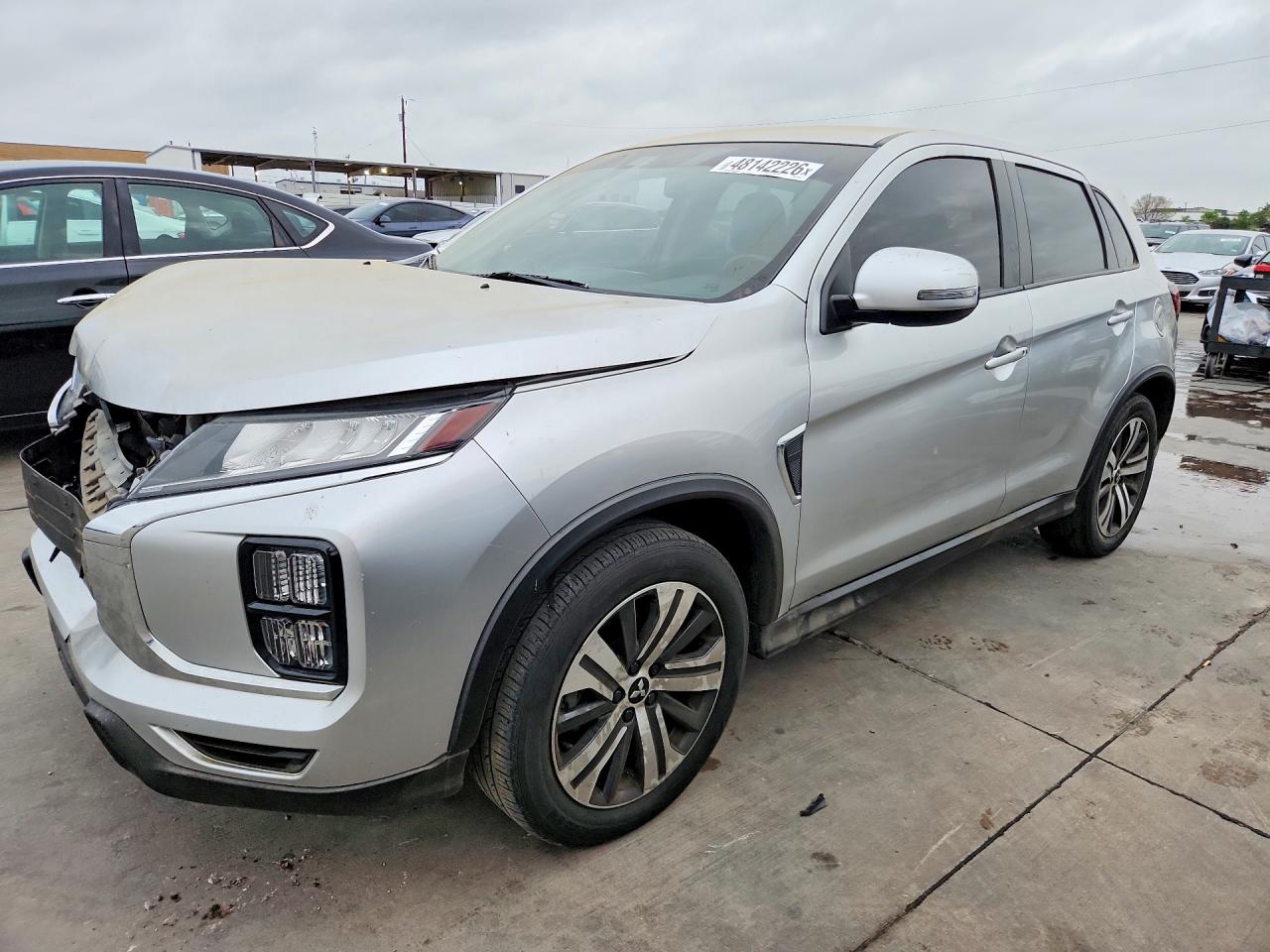 Salvage Mitsubishi Outlander Image