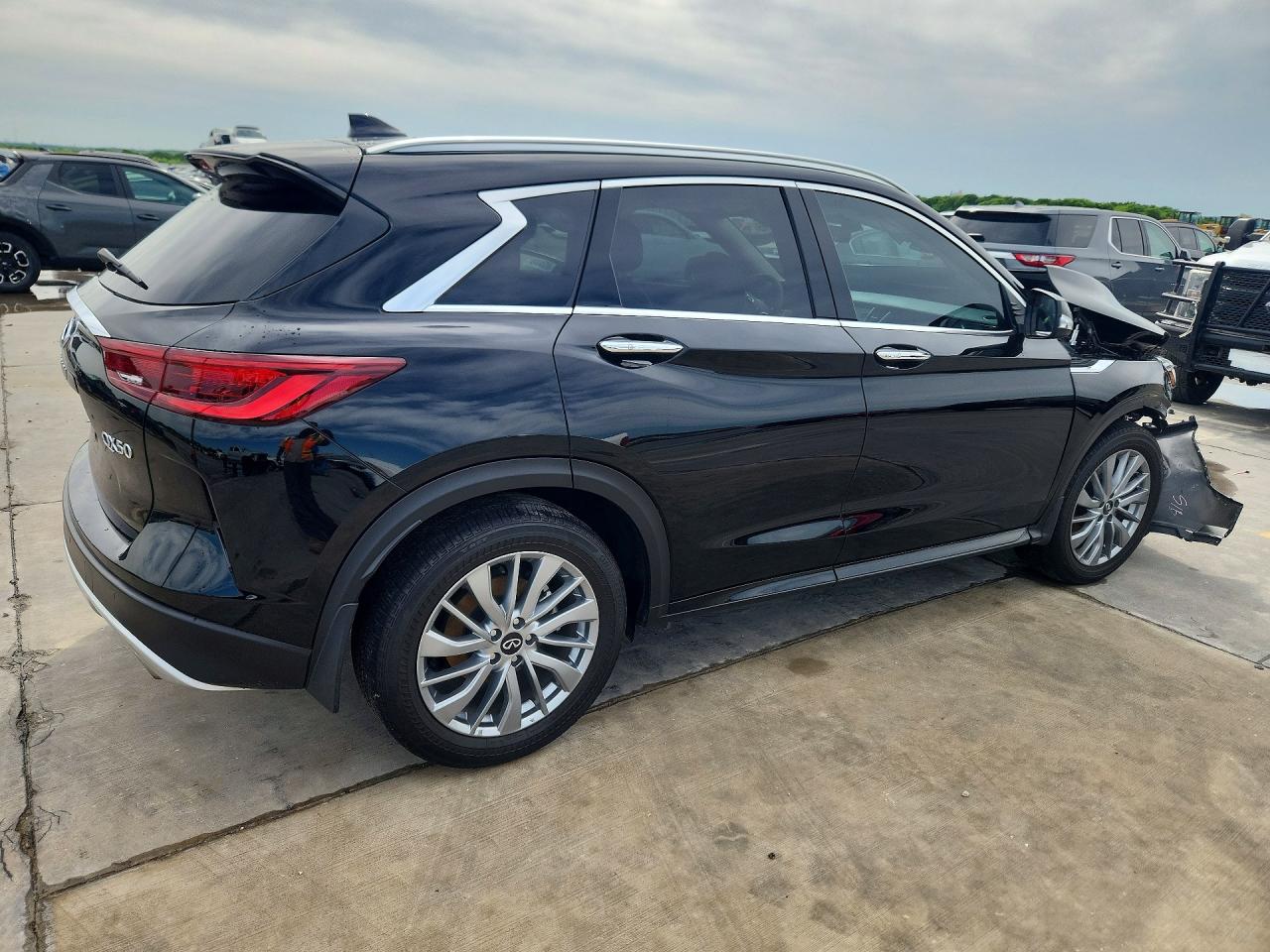 INFINITI Qx Luxe