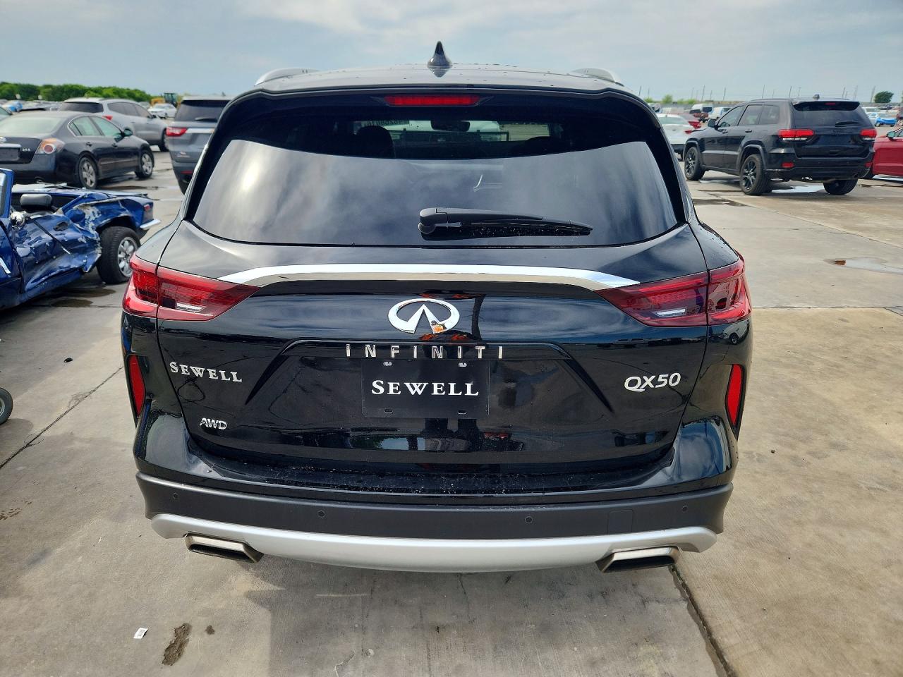 INFINITI Qx Luxe