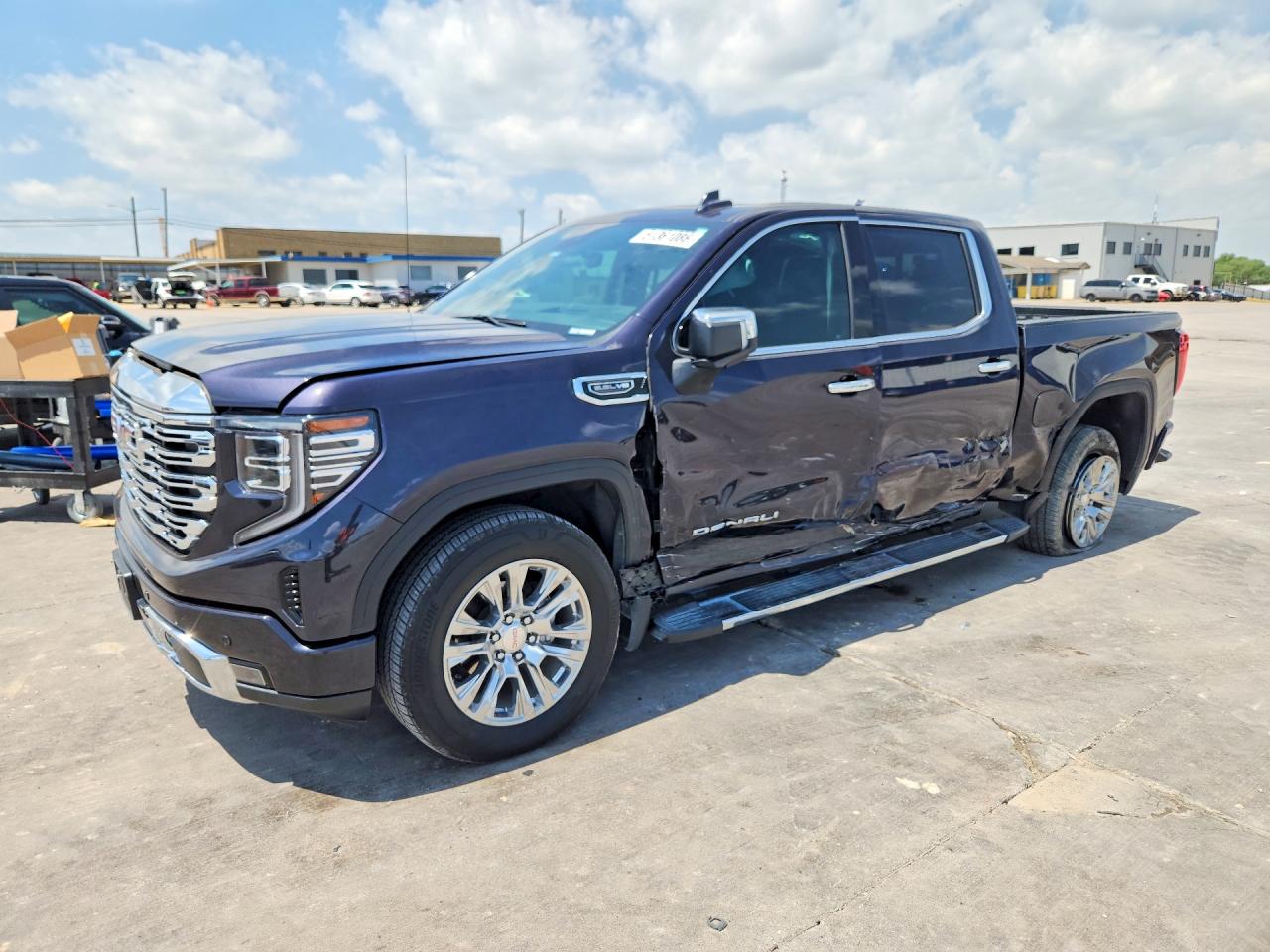 Salvage GMC Sierra Image