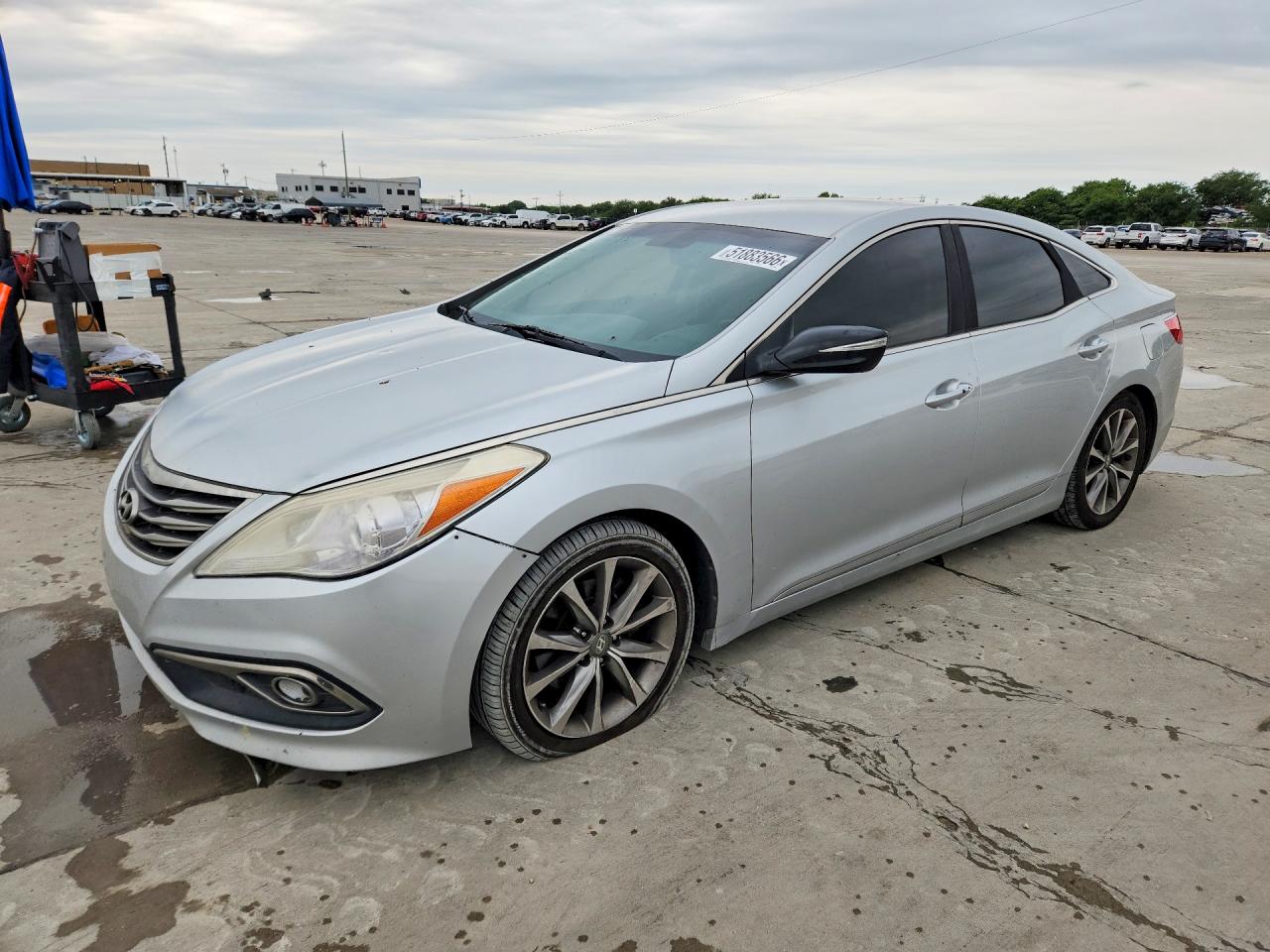 Salvage Hyundai Azera Image