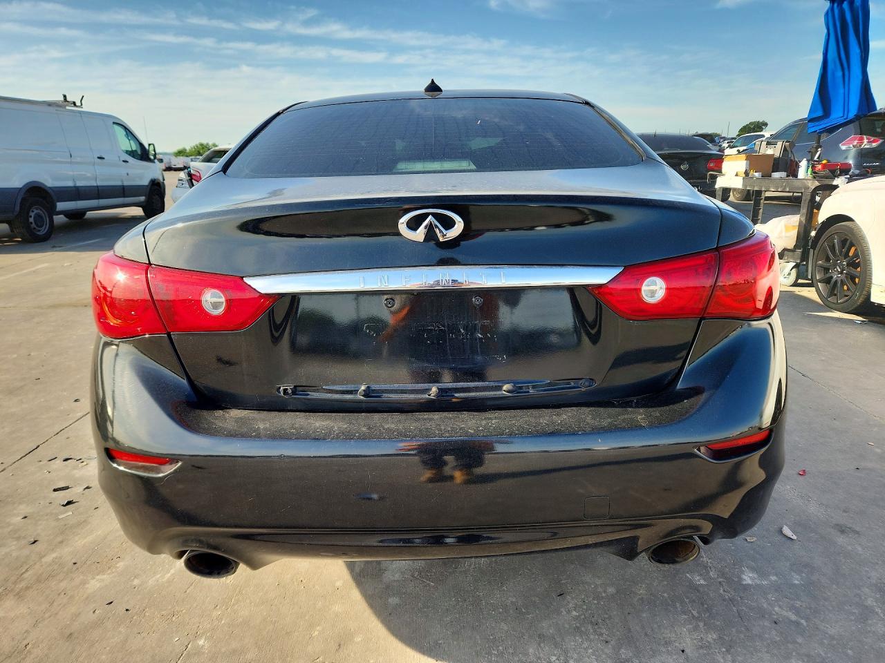 INFINITI Q50 Premium
