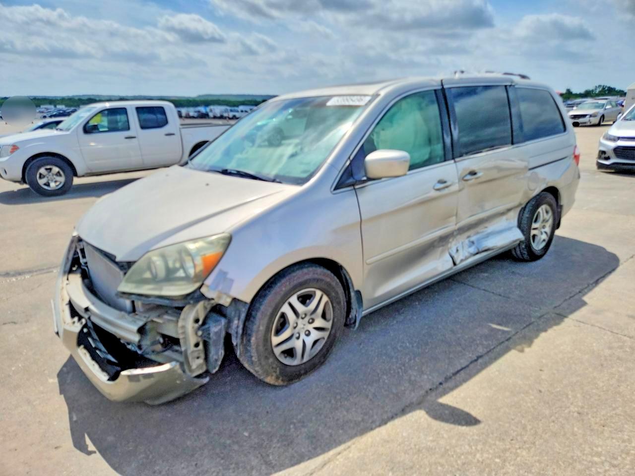 Salvage Honda Odyssey Image