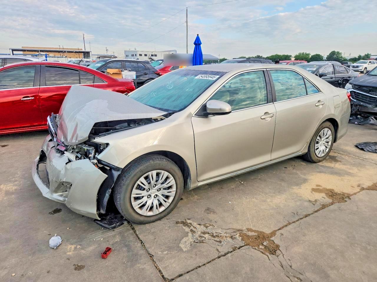 Salvage Toyota Camry Image