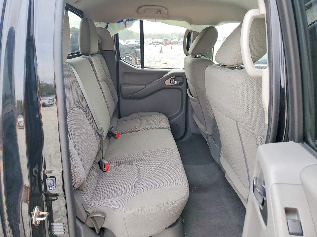 Nissan Frontier Sv