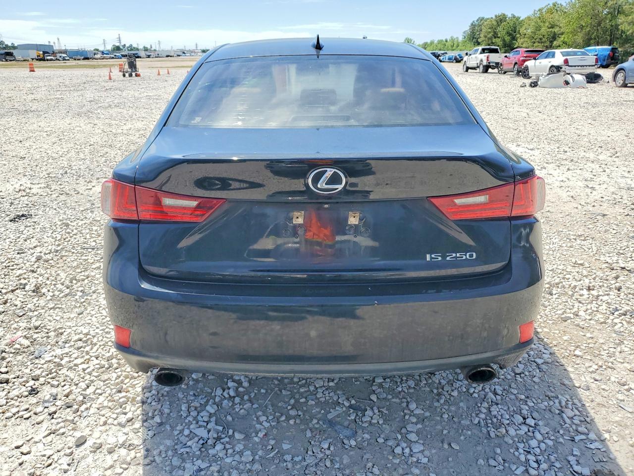 Lexus Is Base
