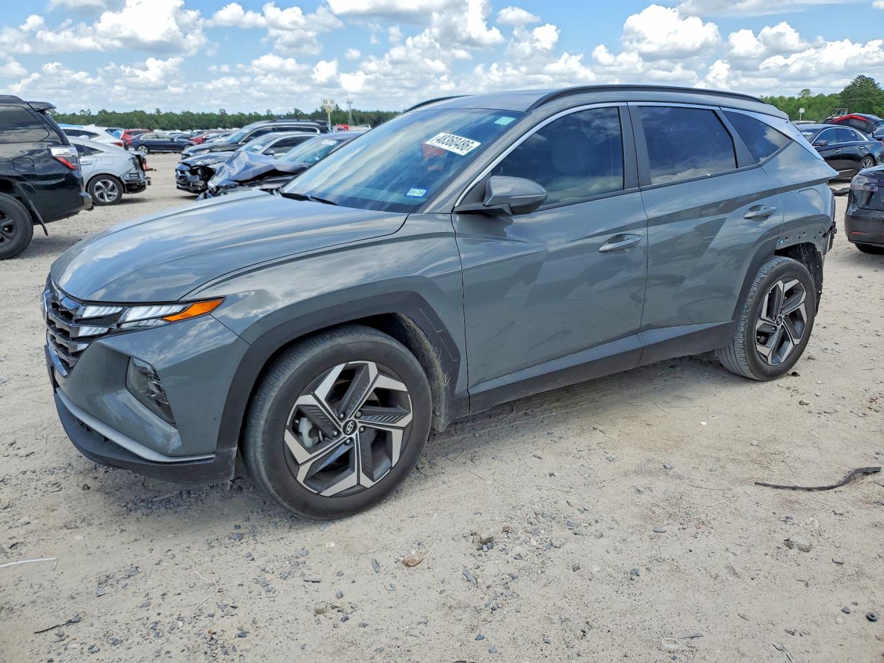 Salvage Hyundai TUCSON Image