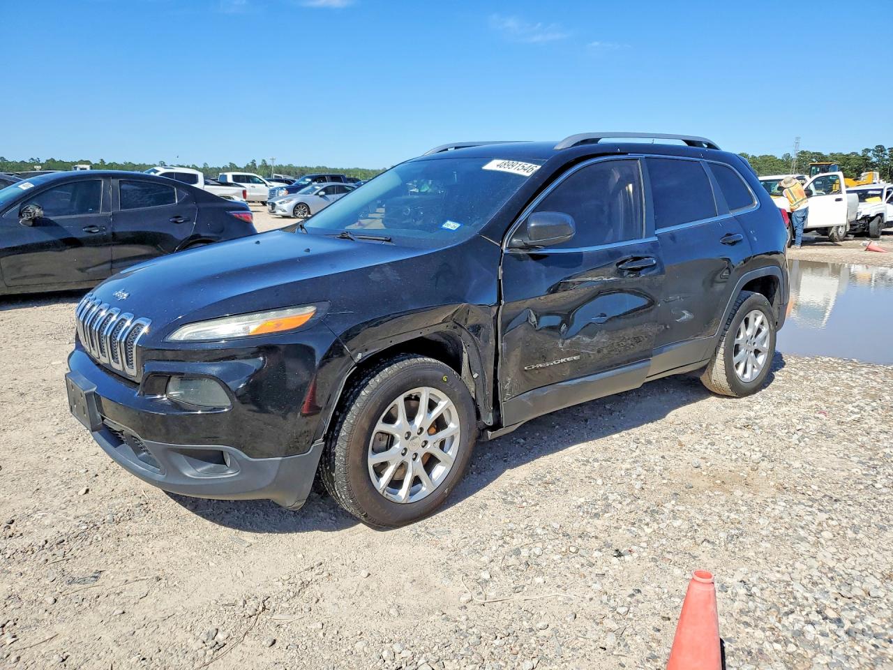 Salvage Jeep Cherokee Image
