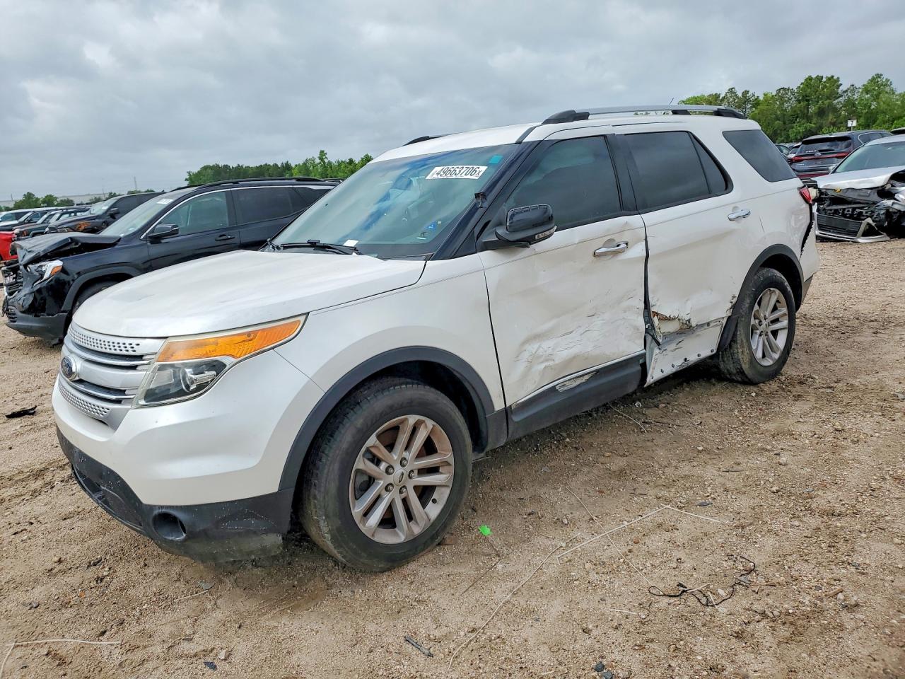 Salvage Ford Explorer Image
