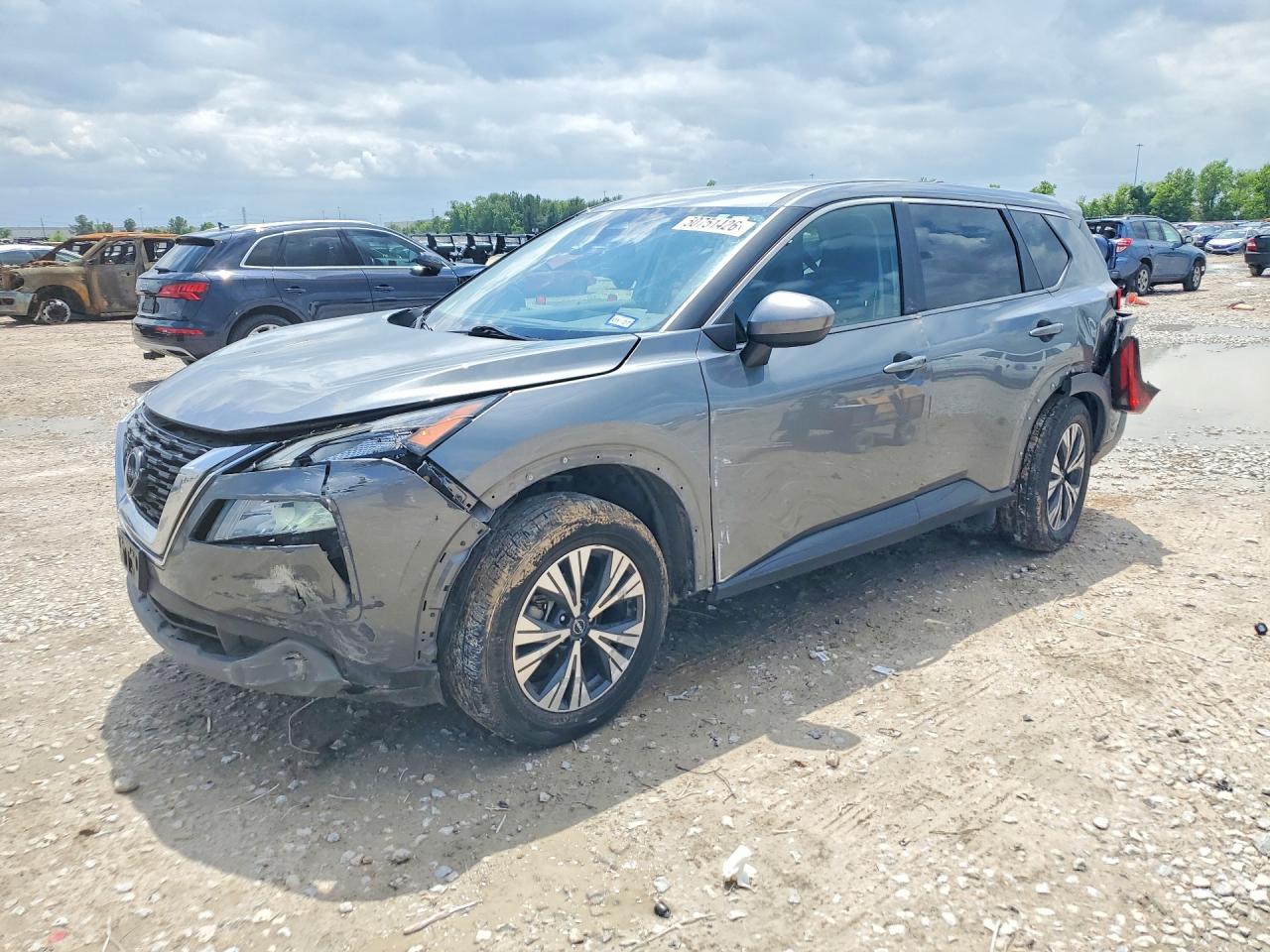 Salvage Nissan Rogue Image