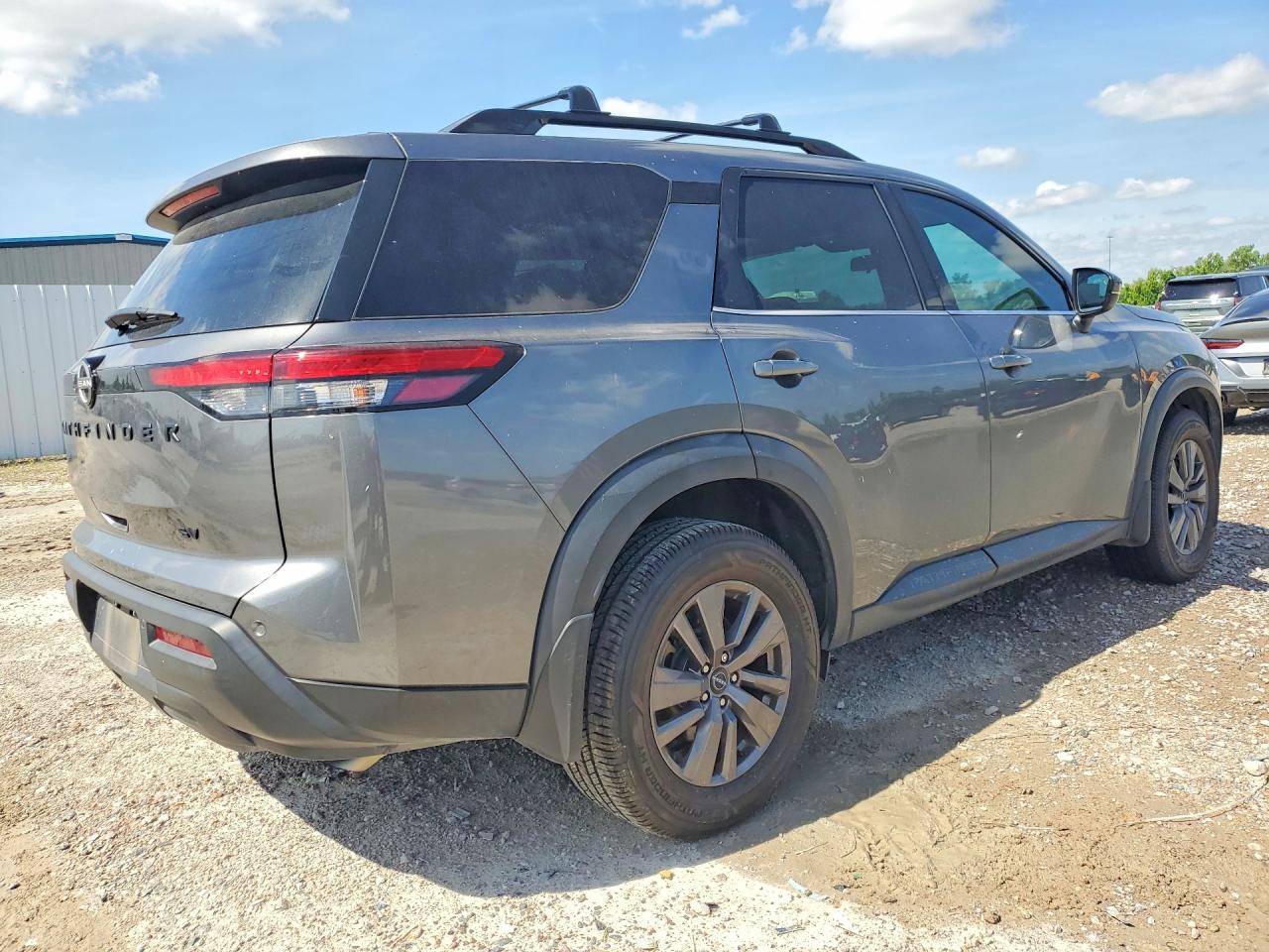 Nissan Pathfinder Sv