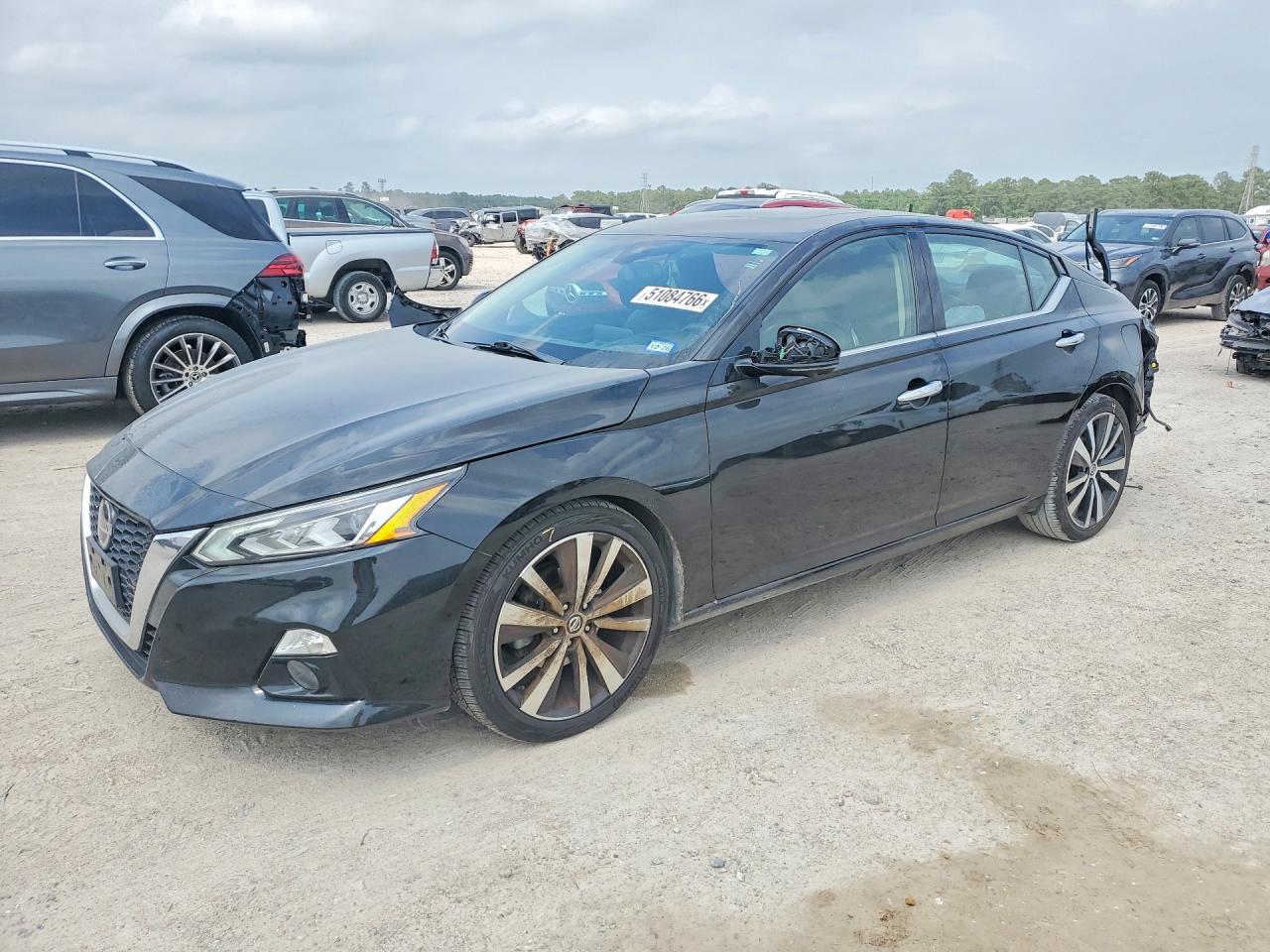 Salvage Nissan Altima Image
