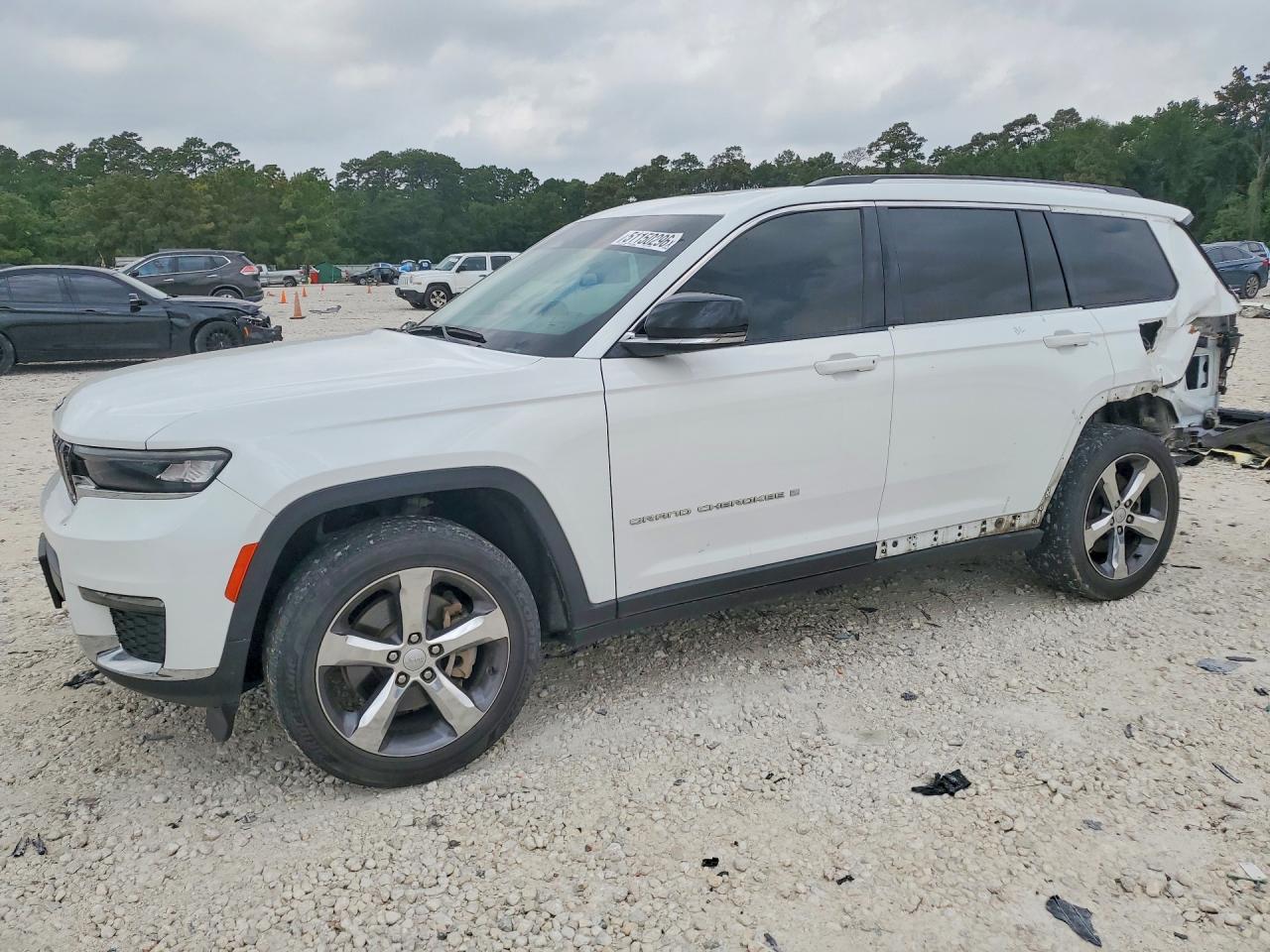 Salvage Jeep Cherokee Image