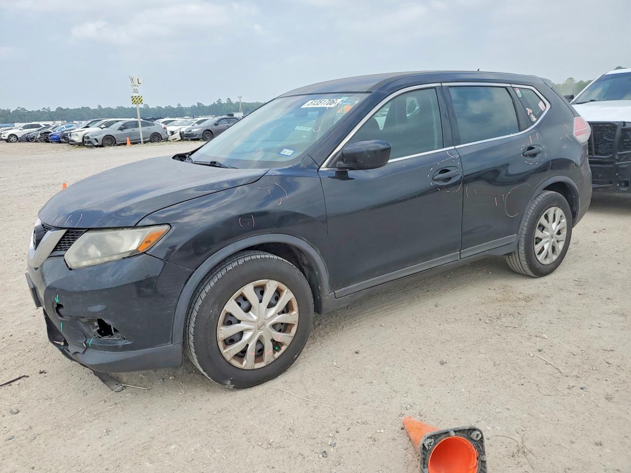 Salvage Nissan Rogue Image
