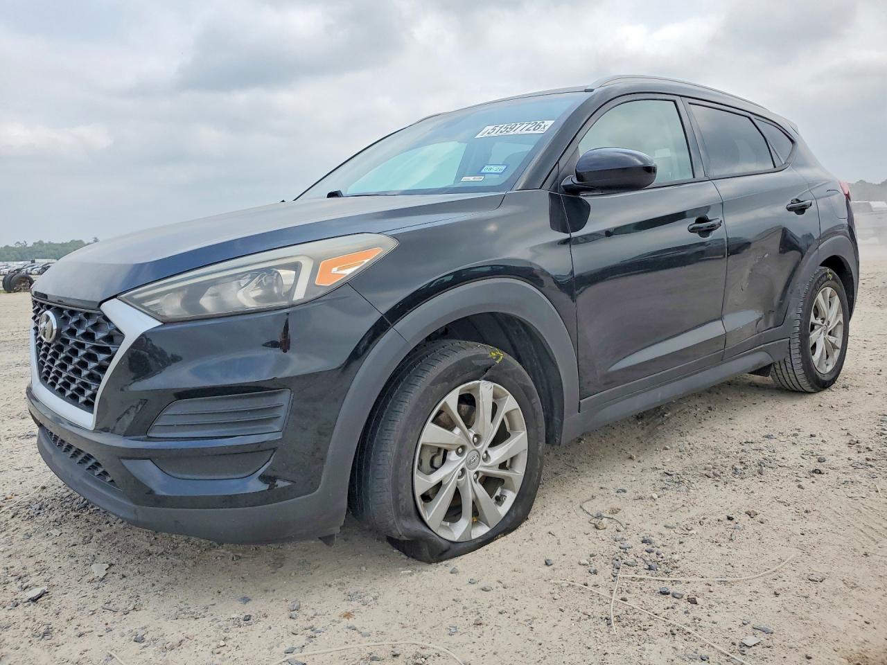 Salvage Hyundai TUCSON Image