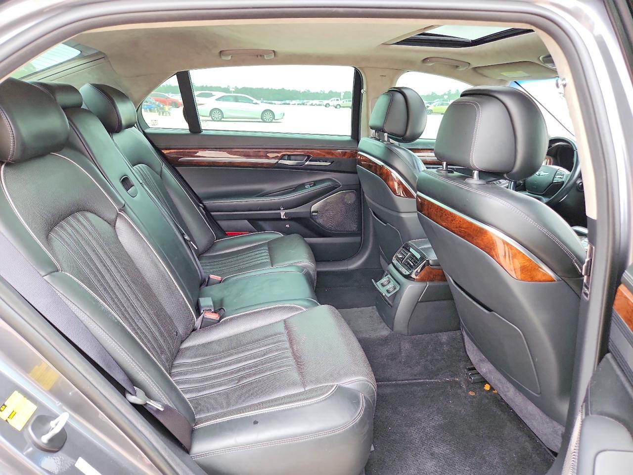 Genesis G90 Premium