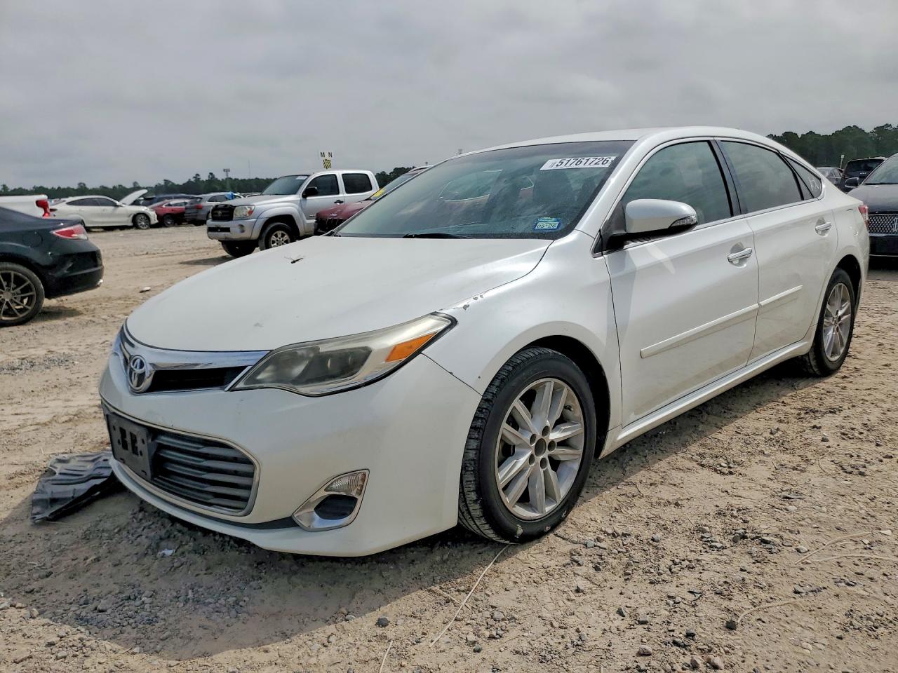 Salvage Toyota Avalon Image