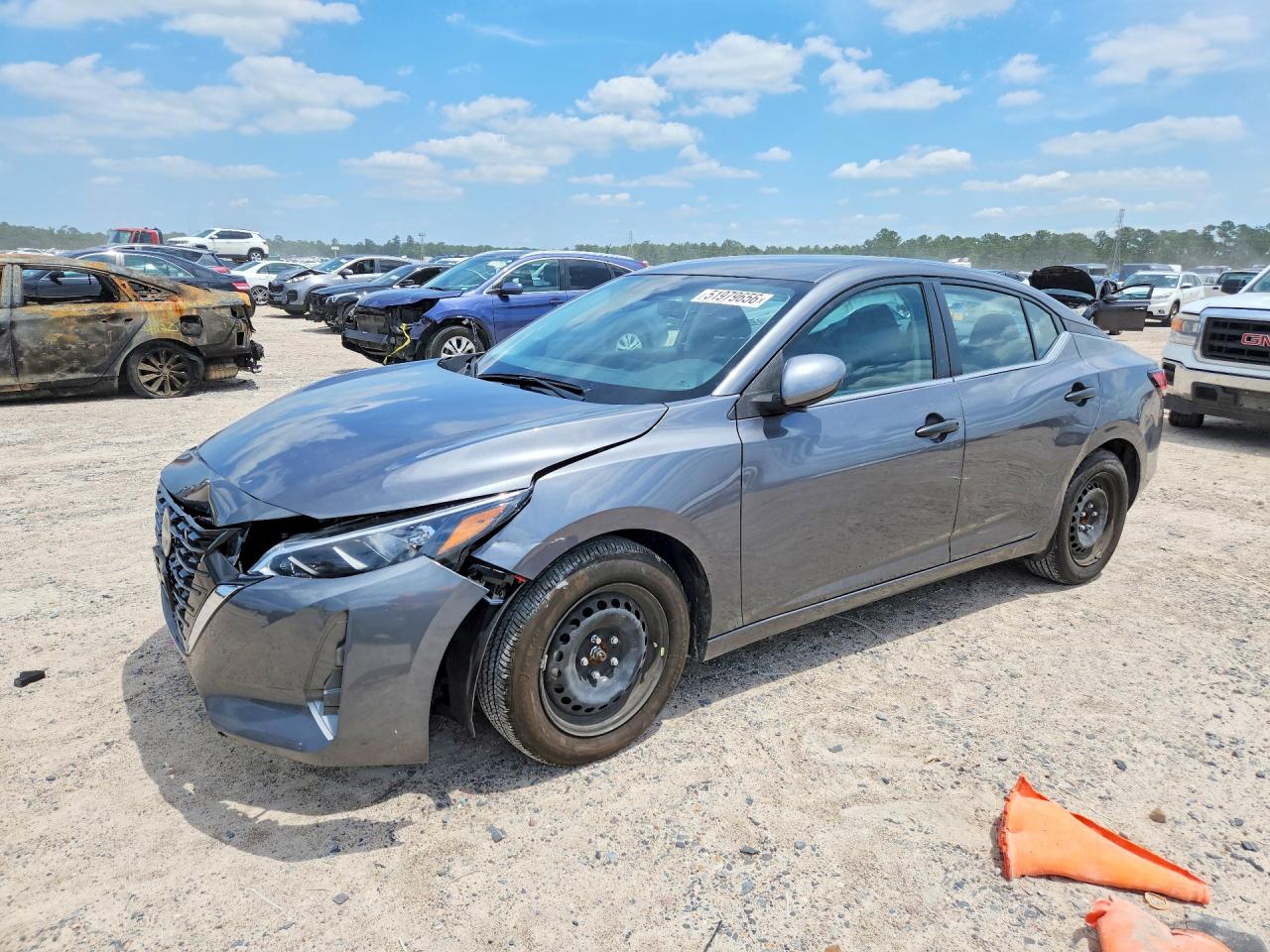Salvage Nissan Sentra Image