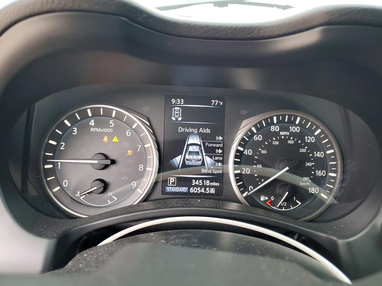 INFINITI Q50 Luxe