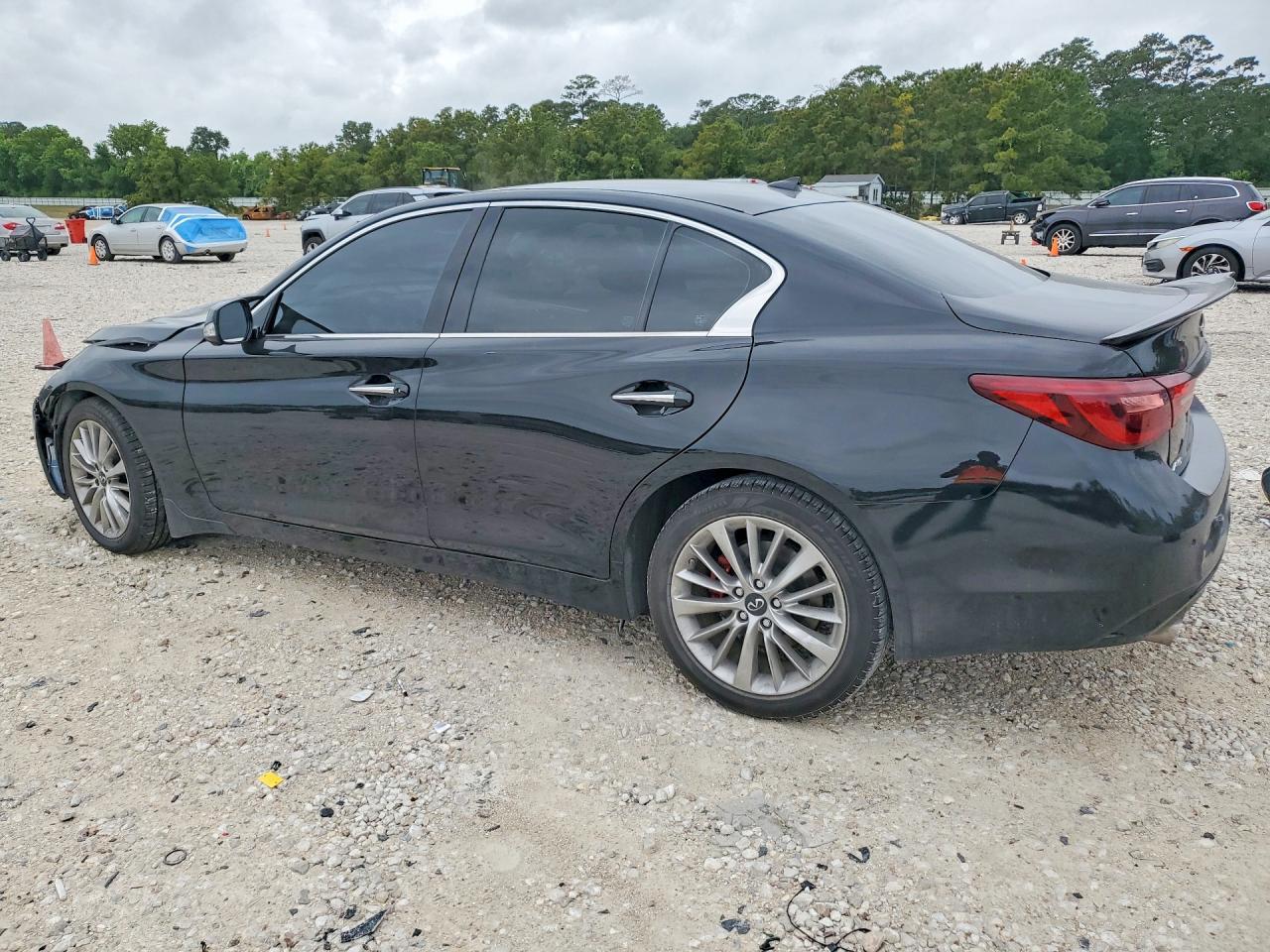 INFINITI Q50 Luxe
