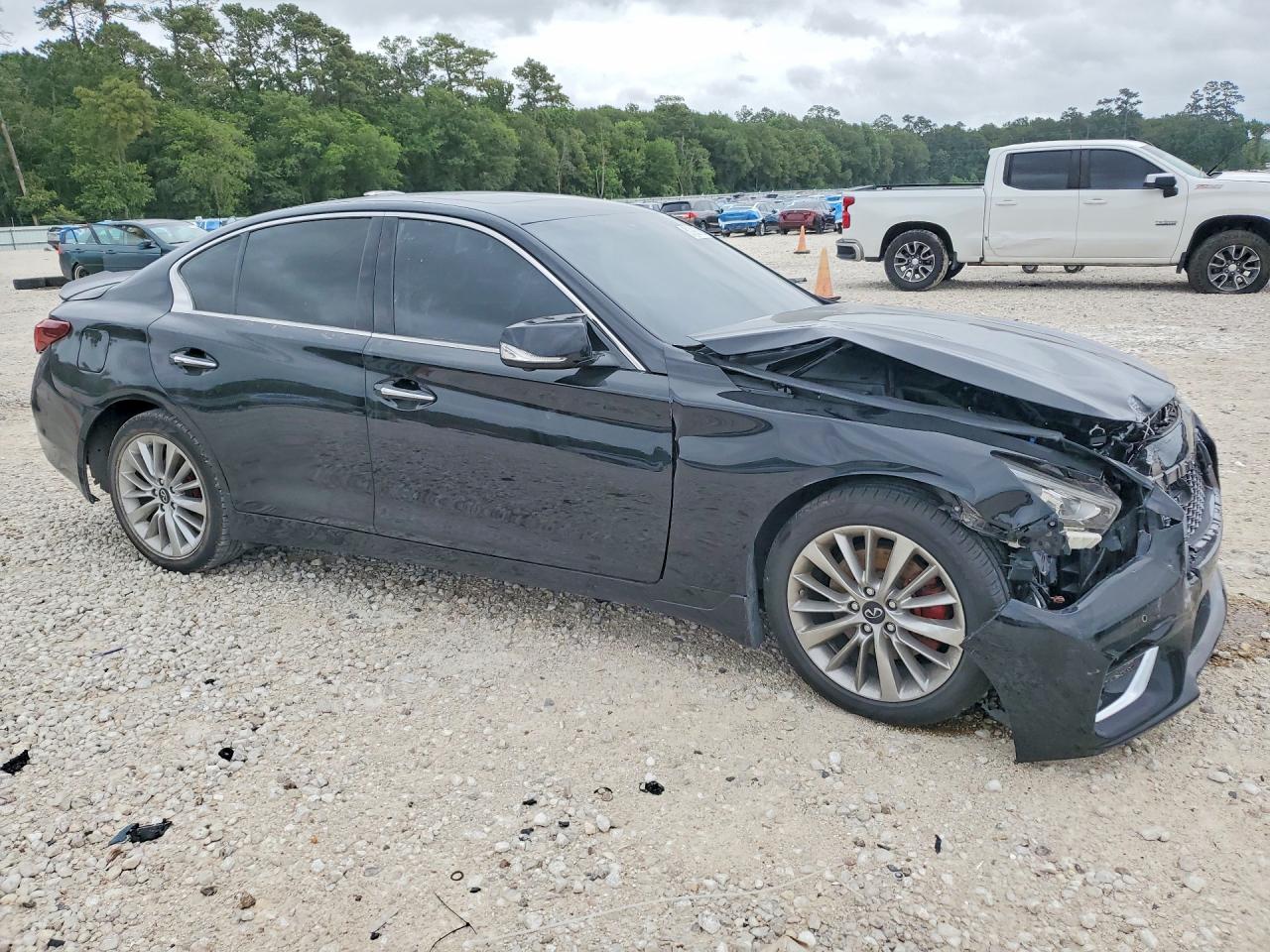 INFINITI Q50 Luxe