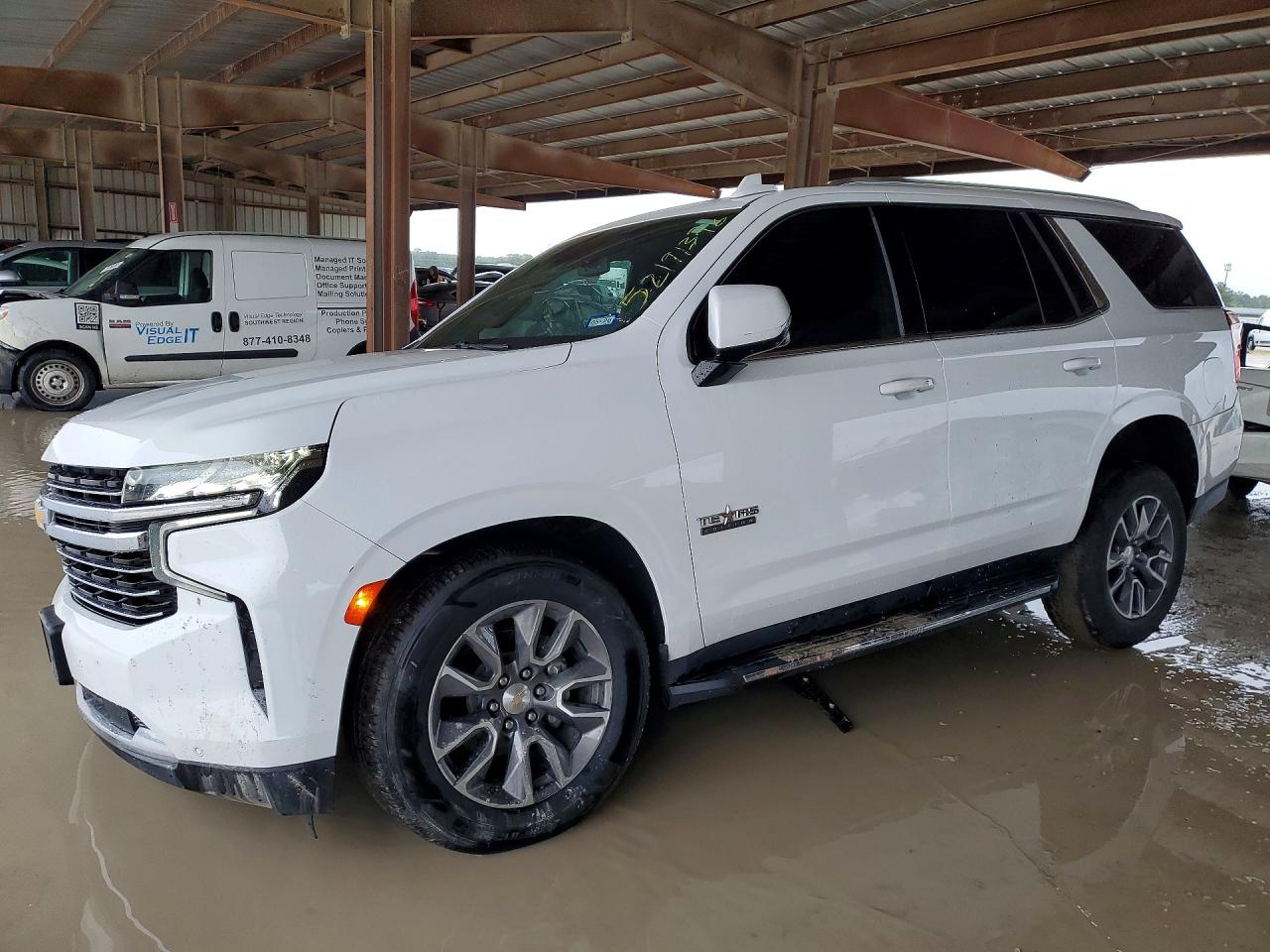 Salvage Chevrolet Tahoe Image