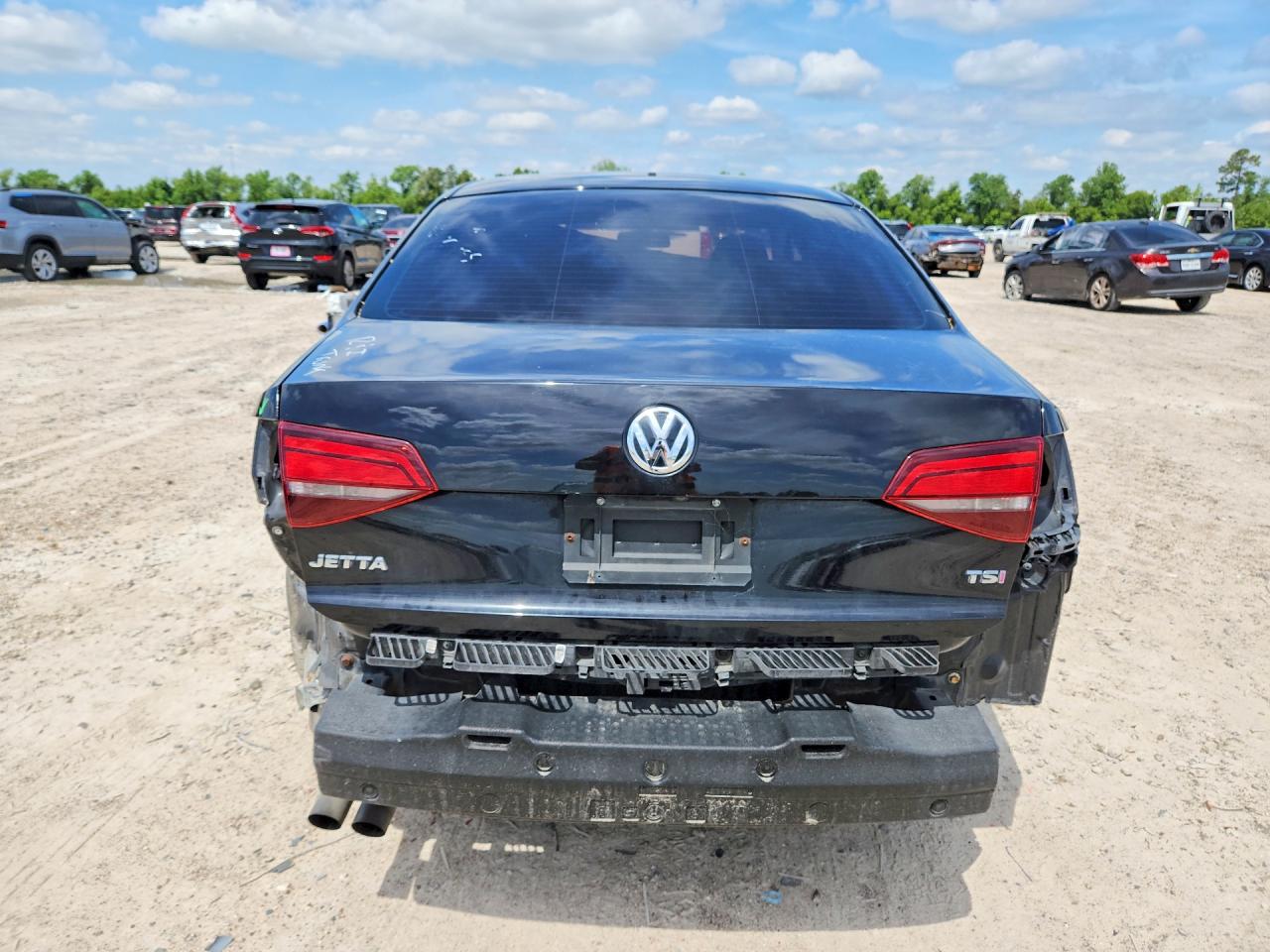 Volkswagen Jetta S