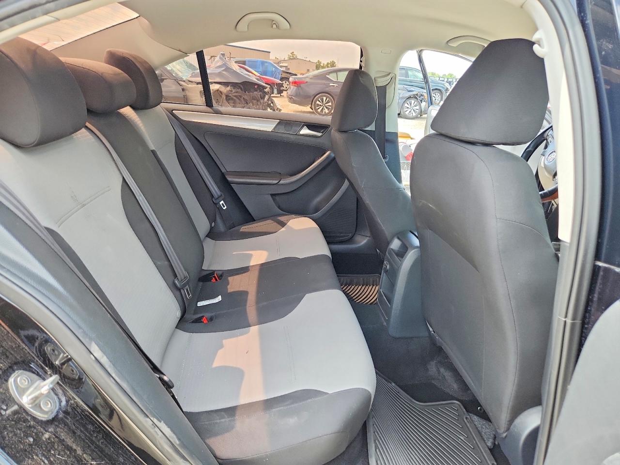 Volkswagen Jetta S