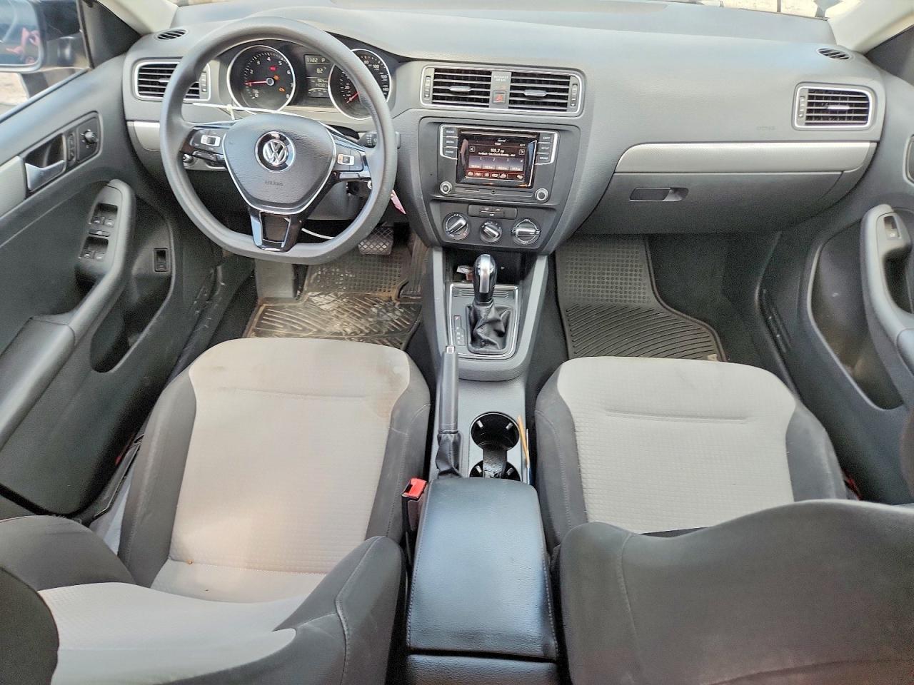 Volkswagen Jetta S