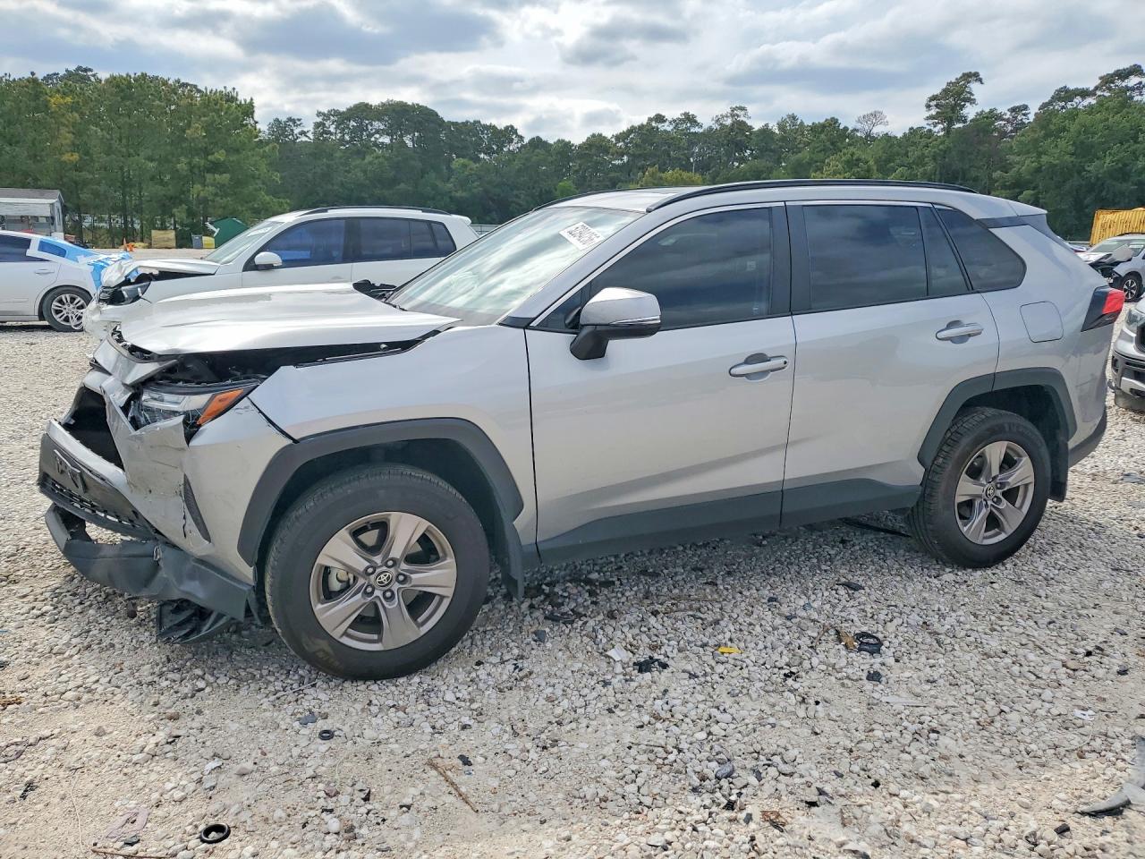 Salvage Toyota RAV4 Image