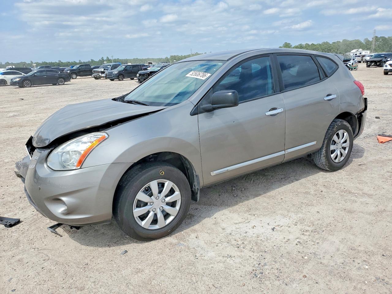 Salvage Nissan Rogue Image