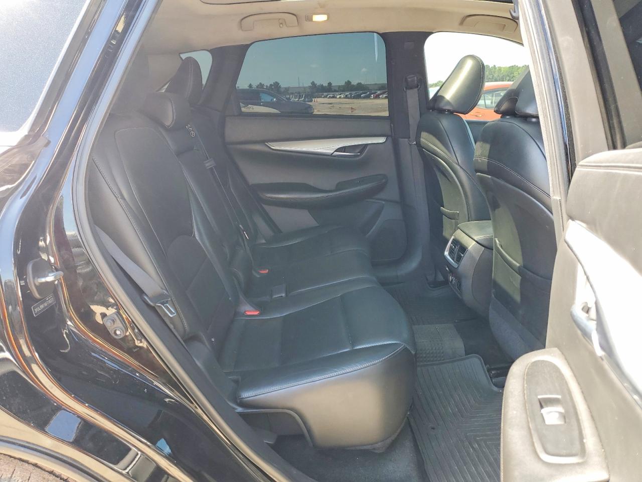 INFINITI Qx Essential