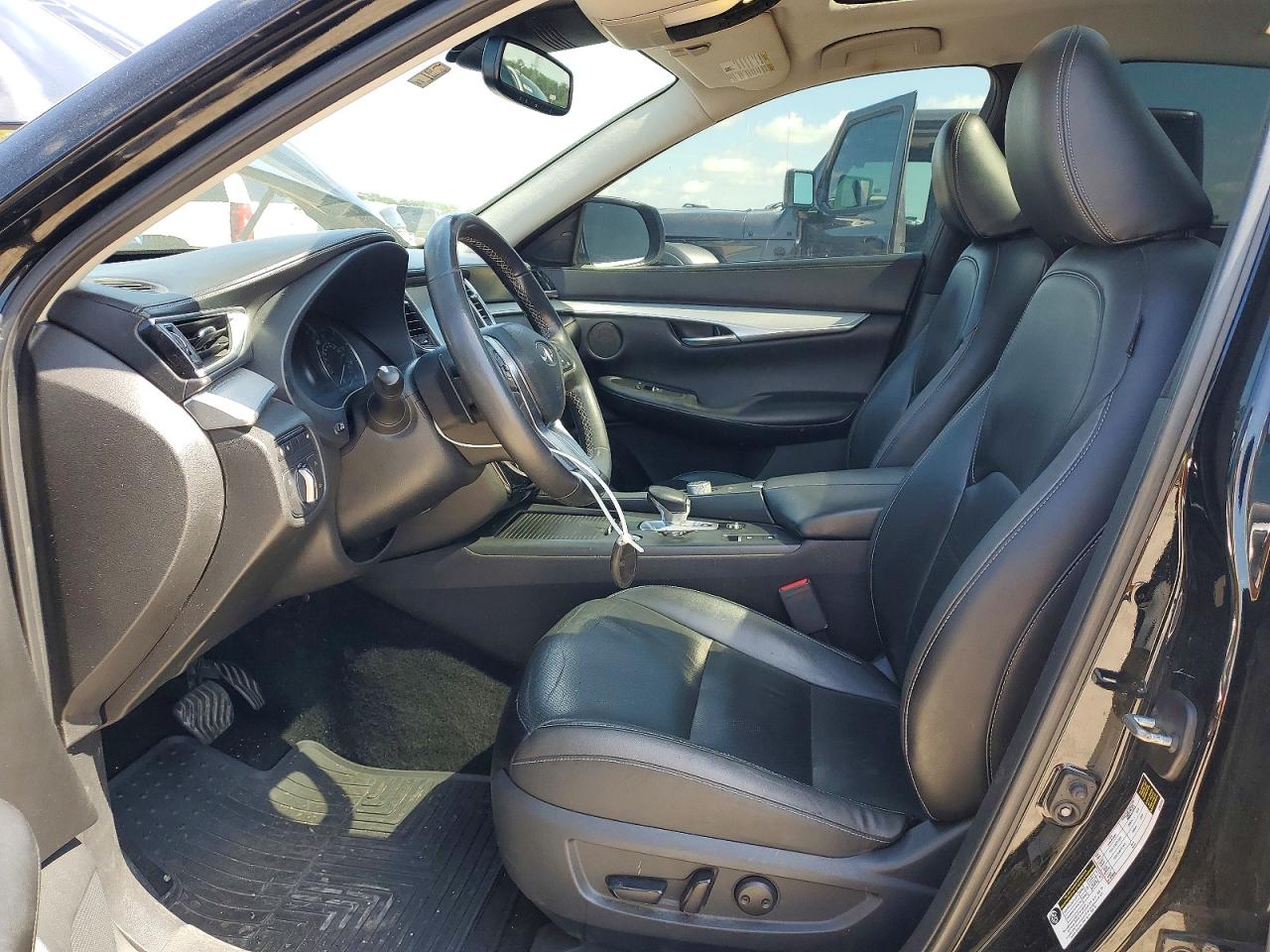 INFINITI Qx Essential