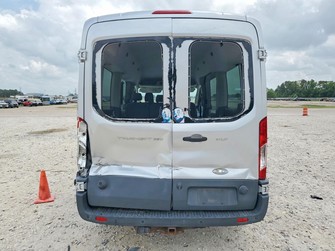 Ford Transit T-350