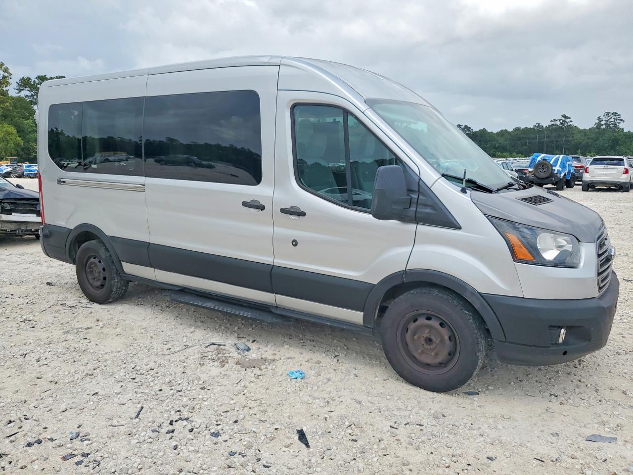 Ford Transit T-350